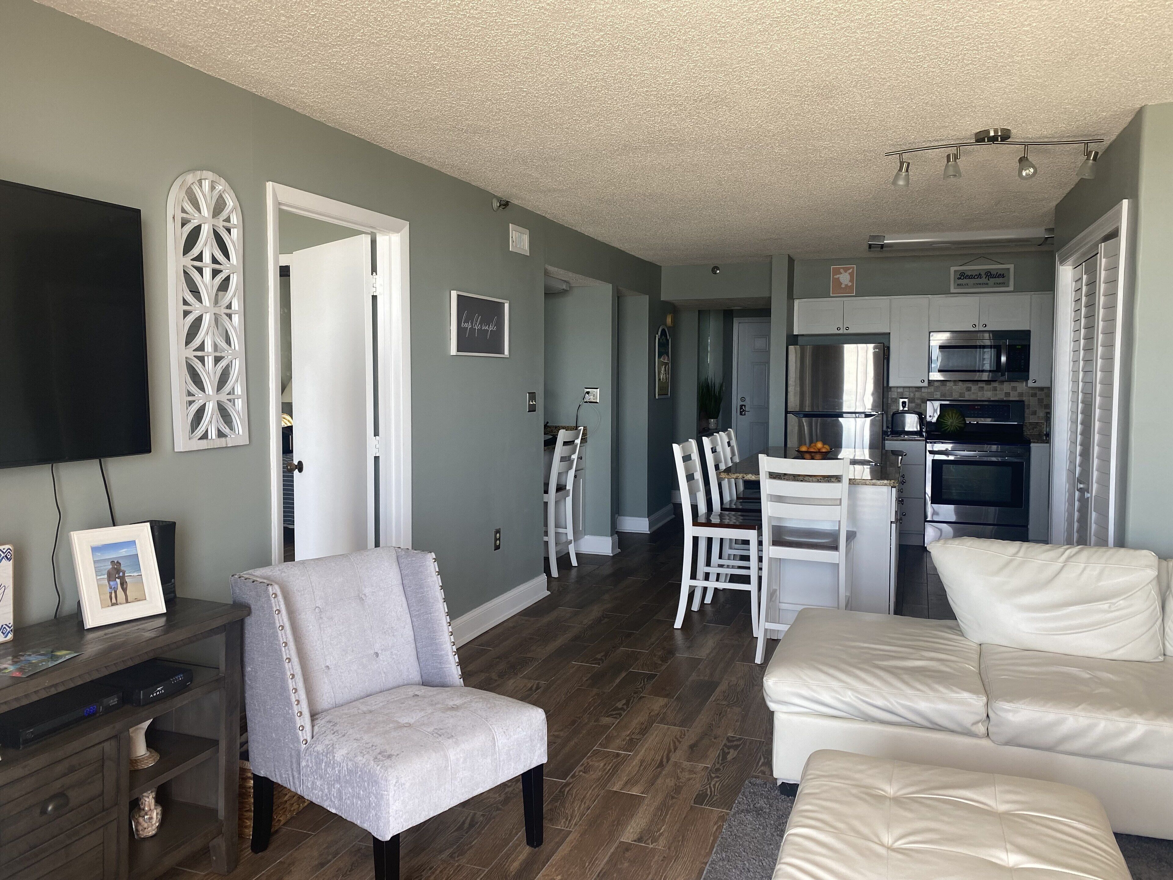 Ocean Front Condo. 3 bed and 2 bath on the 2nd floor