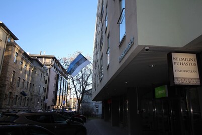 3 bedroom with sauna and terrace next to Town Hall