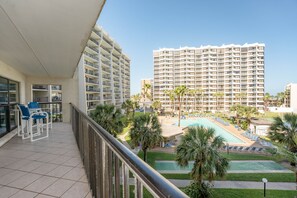 Property grounds - Saida IV 407 - Ocean Front, Recently Updated, 3 Pools, Palapa Bar, Incredible Balcony Views (South Padre Island)