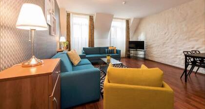 1 BR closeby Town Hall Square and Freedom Square