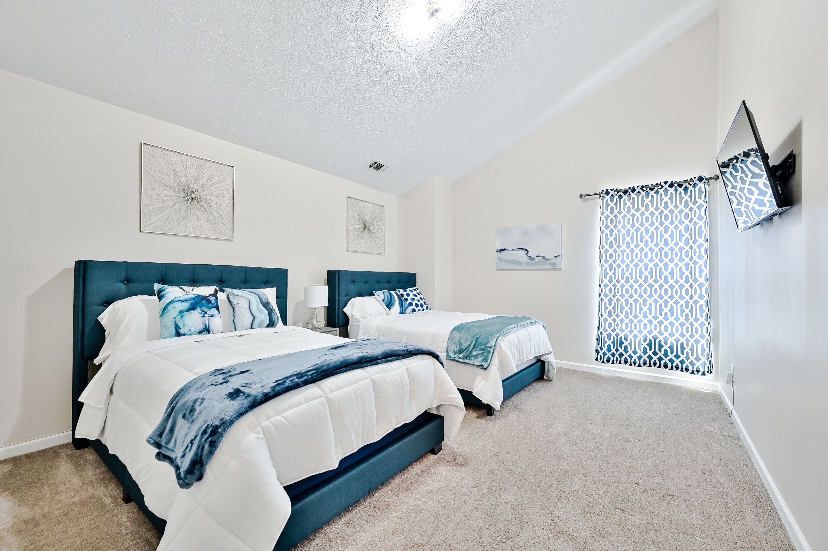 Sparkling Clean & Cozy 3BR Minutes from Stone Mountain