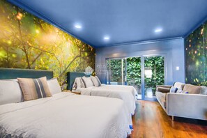 5 bedrooms, iron/ironing board, WiFi, bed sheets