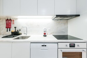 Fridge, microwave, oven, dishwasher