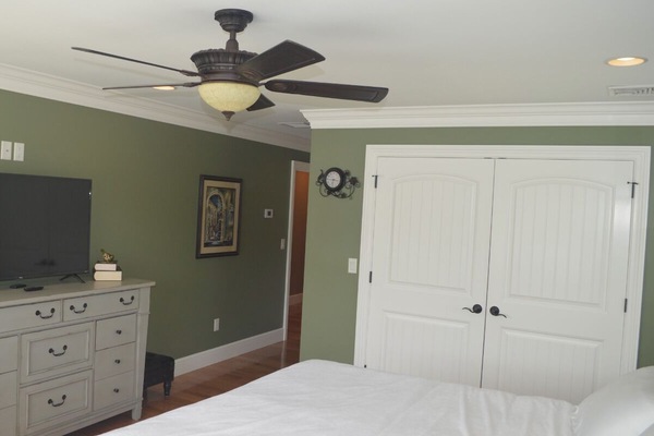 Master bedroom,, right side,, Huge closet