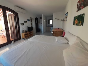 1 bedroom, iron/ironing board, free WiFi, bed sheets