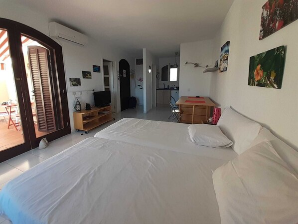 1 bedroom, iron/ironing board, free WiFi, bed sheets