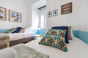 3 bedrooms, desk, iron/ironing board, free WiFi - Top location! (Lisboa)