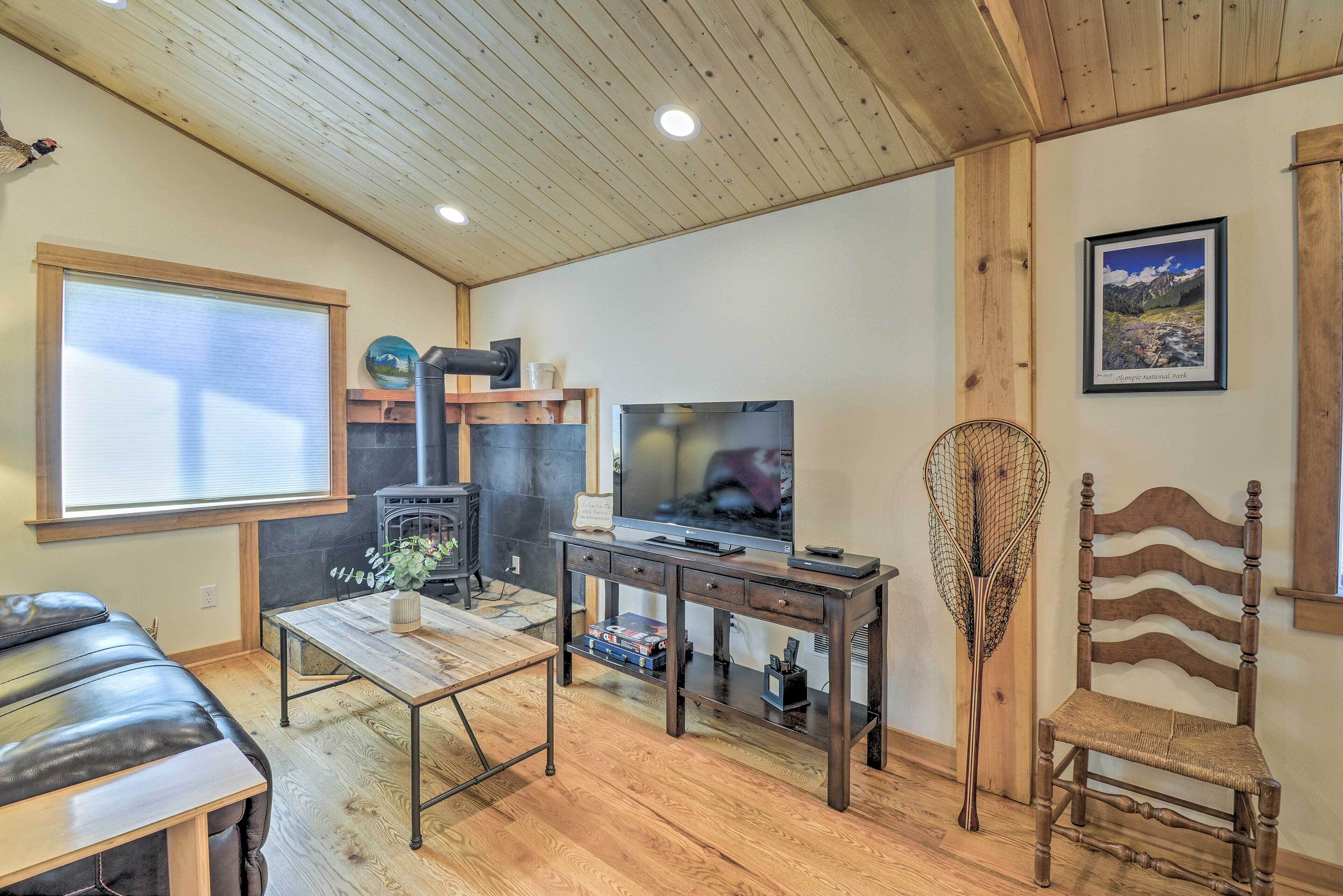 Cozy Sequim Condo: Olympic Discovery Trail Access!