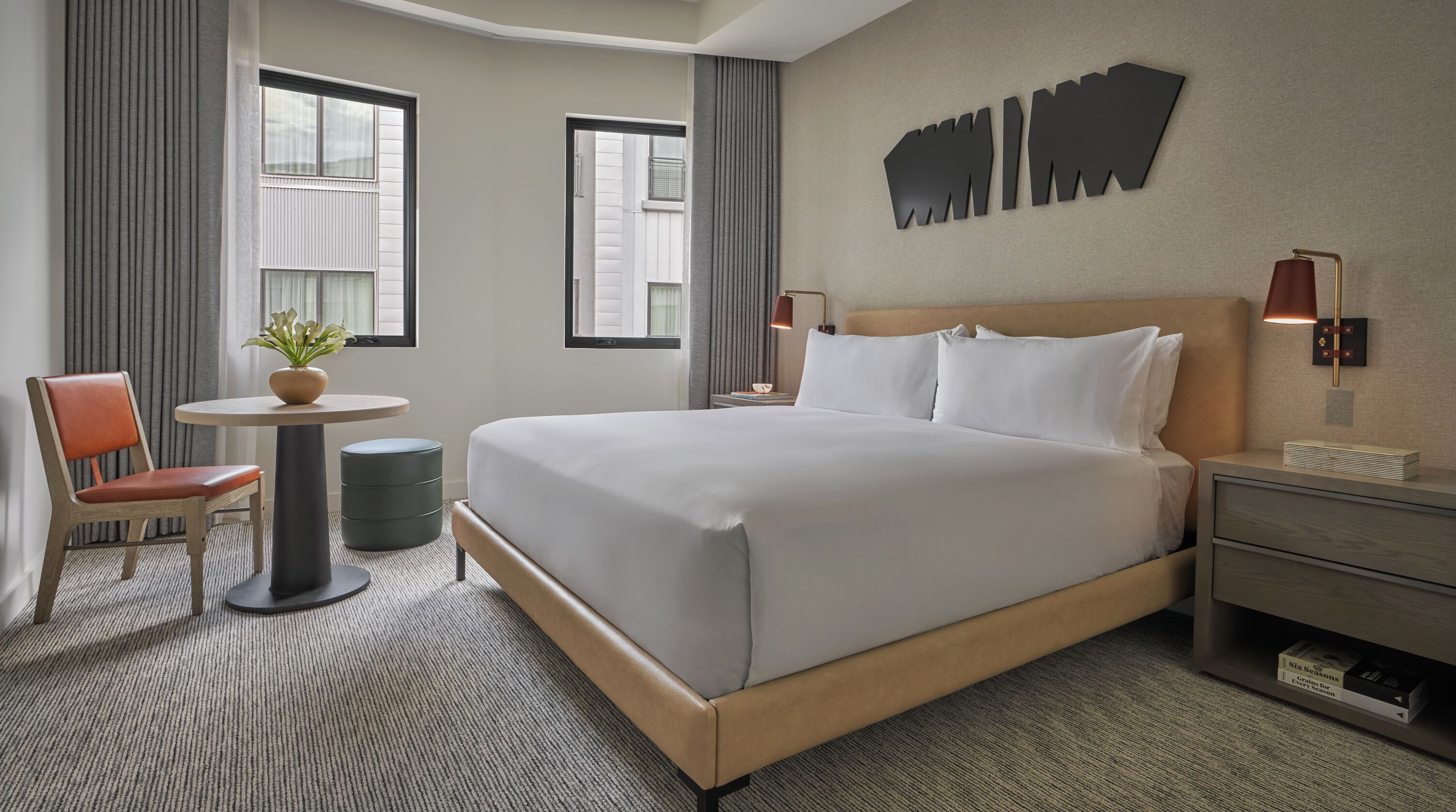 Two Bedroom Resort King Accessible Residence | イタリアのフレッテ製シーツ、高級寝具、羽毛の掛け布団、ピロートップベッド