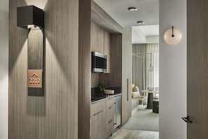 Resort View Accessible Studio Suite | Private kitchen | Dining tables