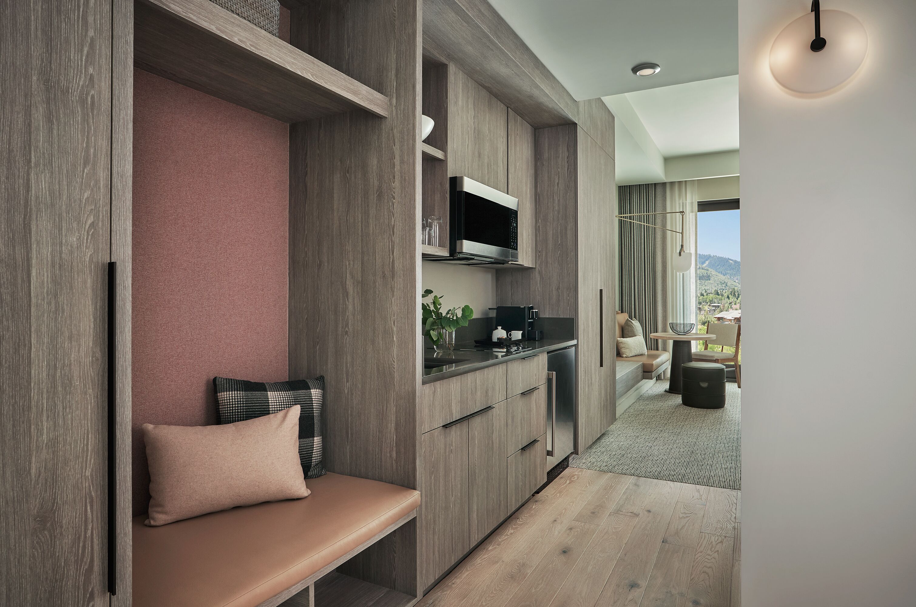 2 bedrooms, frette italian sheets, premium bedding, down duvets