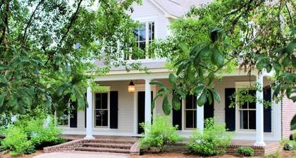5 Bedroom Farmhouse Chic in Lafayette Cty.15 Minutes from Downtown Oxford