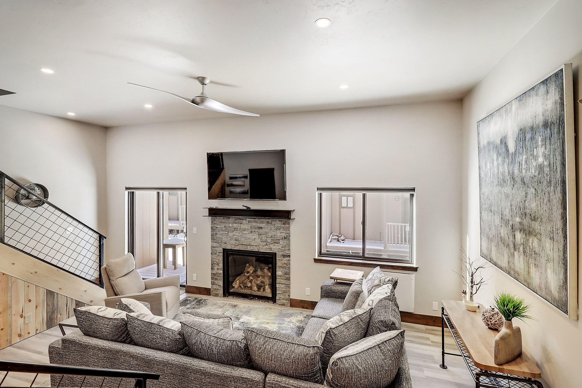 Close to Lifts | Luxury | Modern | Angel View 2-2