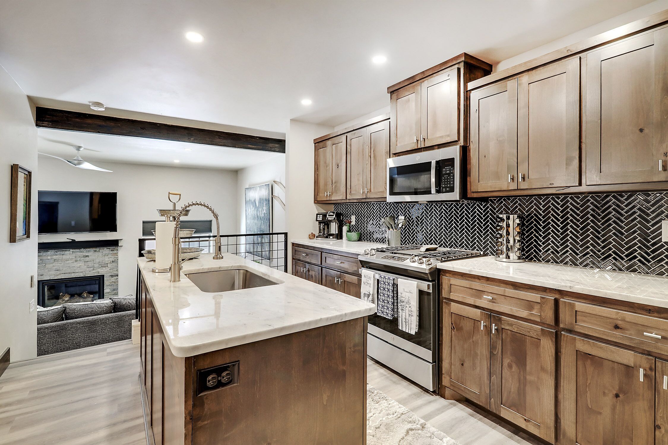 Close to Lifts | Luxury | Modern | Angel View 2-2