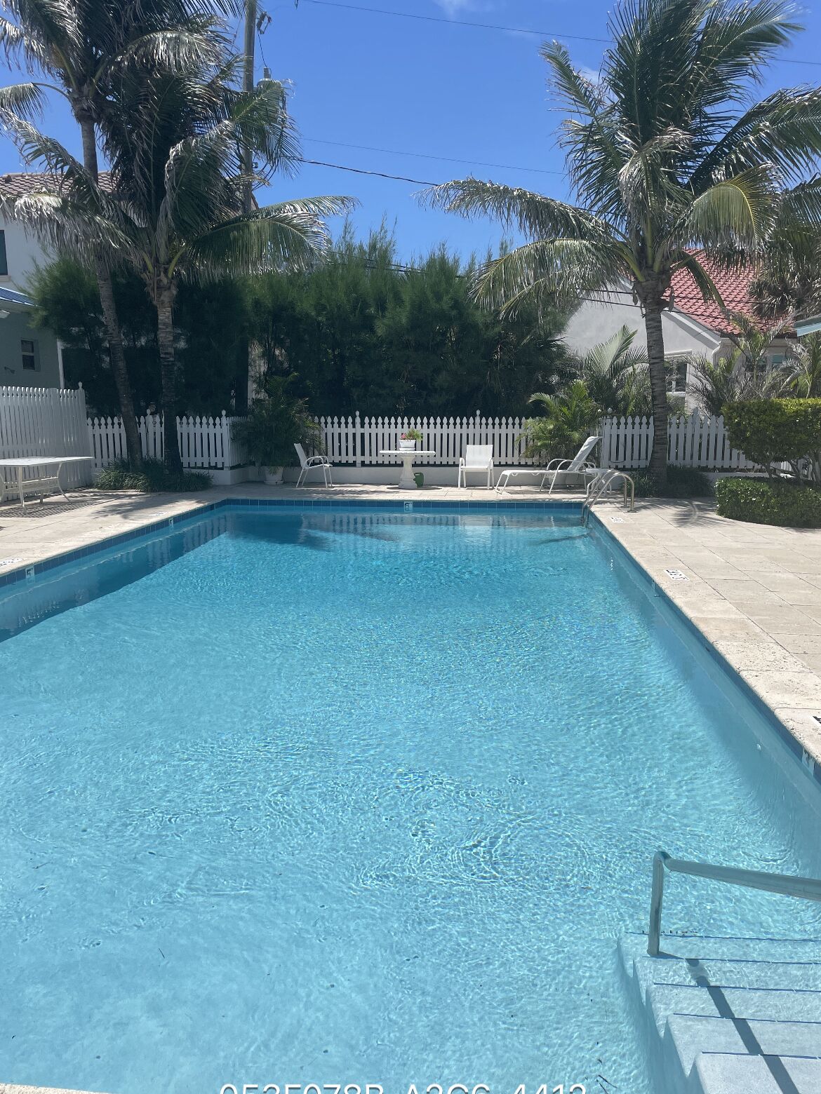 Alberca al aire libre y alberca climatizada