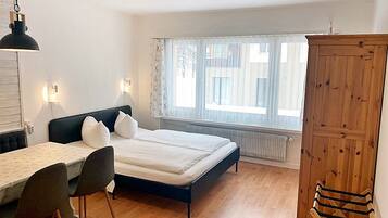 1 chambre, fer et planche Ă repasser, Wi-Fi gratuit, draps fournis