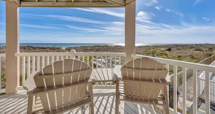 Oceanfront Oasis: Luxurious Beach Retreat-Stunning Views/Private Beach Access!