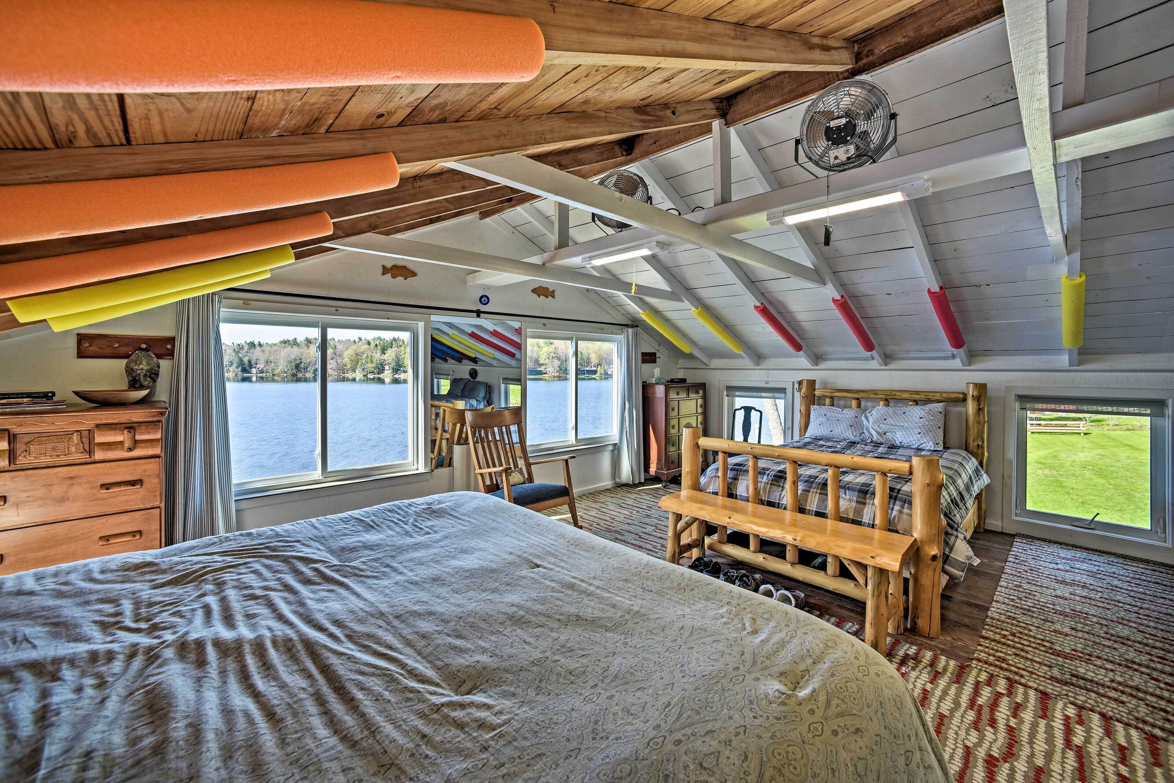 1 bedroom, desk, iron/ironing board, internet