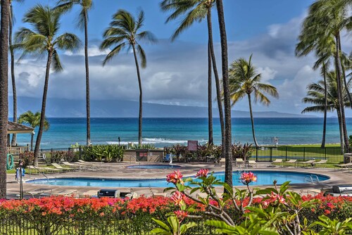 Lahaina Resort Retreat w/ Pool & Ocean Views!