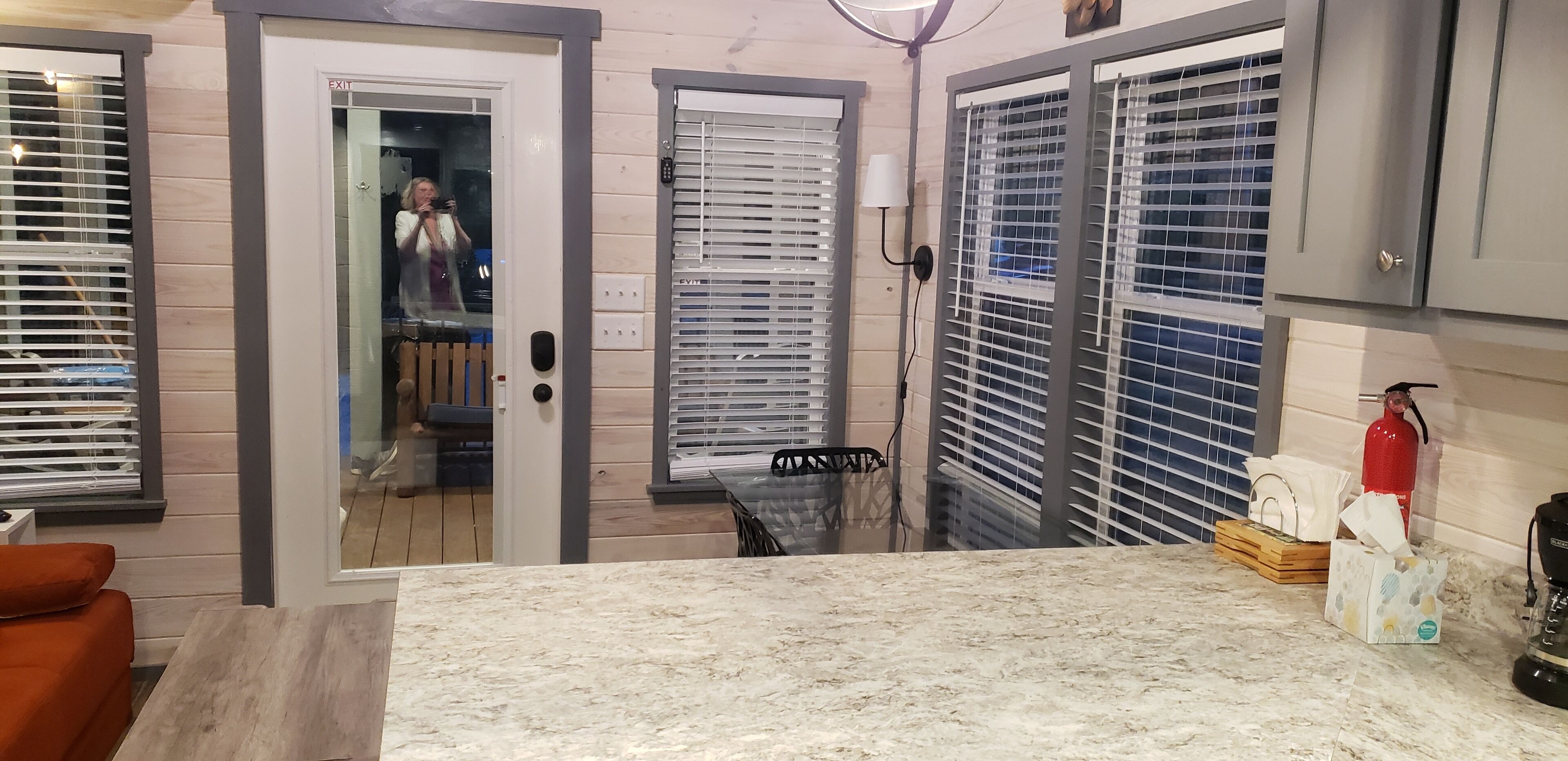 New High-End Tiny Home on Bold, Private Creek close to Biking, Fishing, Hiking  