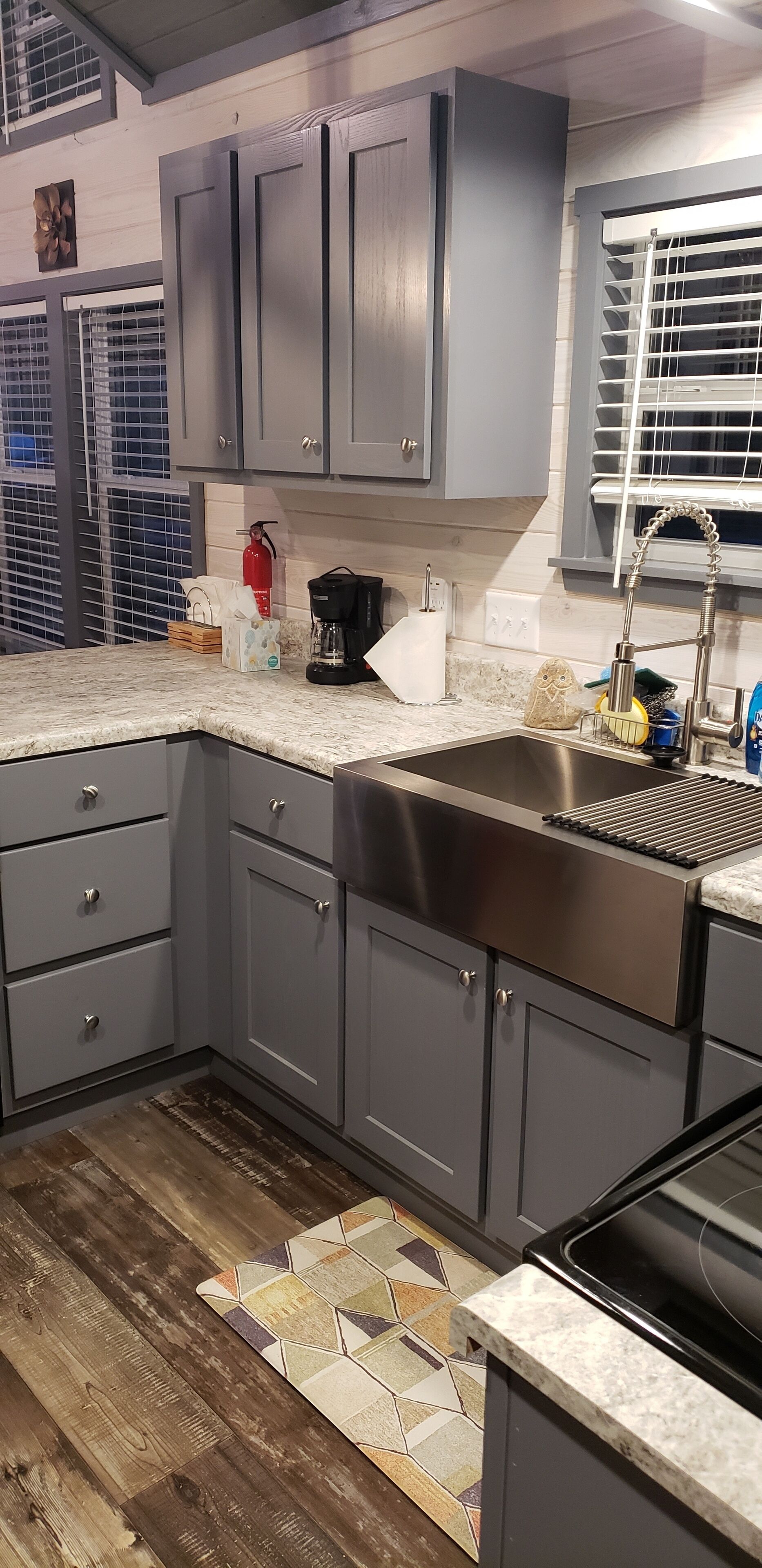 New High-End Tiny Home on Bold, Private Creek close to Biking, Fishing, Hiking  