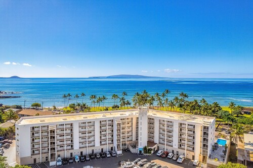 Cozy room with beach access, Haleakala sunrise view, pool & amazing location