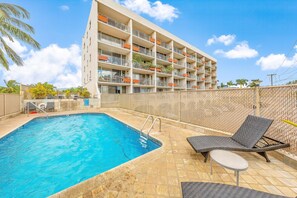Pool - Cozy room with beach access, Haleakala sunrise view, pool & amazing location (Kihei)