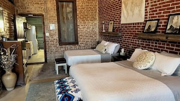 1 bedroom, desk, free WiFi, bed sheets