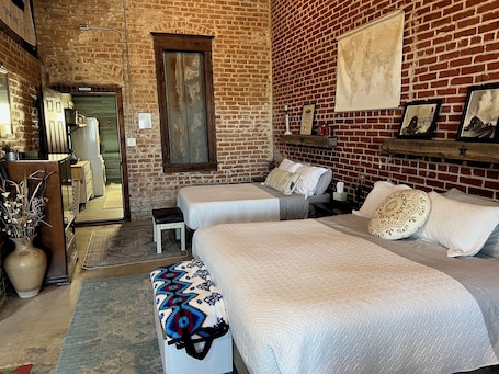 1 bedroom, desk, free WiFi, bed sheets. Unique 1870's building with outdoor space to relax