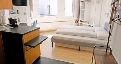 Helles & schickes Studio für 2 Pers, zentral C5