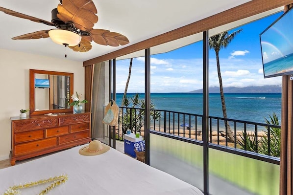 2 bedrooms, iron/ironing board, free WiFi, bed sheets - Remodeled Maui OceanFront 2BD w Ocean Views Valley Isle 208 (Lahaina)