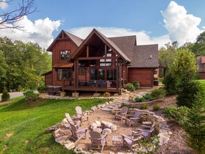 Exterior - Happy Trails - Pet friendly Eagles Nest with view, hot tub, fire pit (Banner Elk)