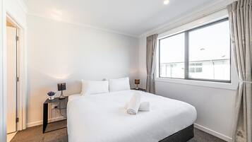 3 bedrooms, free WiFi, bed sheets