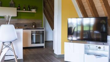 Kühlschrank, Ofen, Geschirrspüler, Kochgeschirr/Geschirr/Besteck