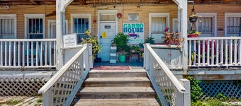 Snowbird-Friendly Studio w/Free WiFi, Cable, Full Kitchen, and Partial A/C