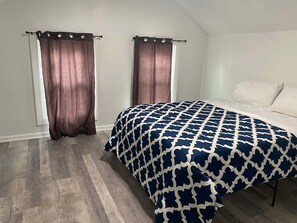 2 chambres, fer et planche à repasser, Wi-Fi gratuit, draps fournis