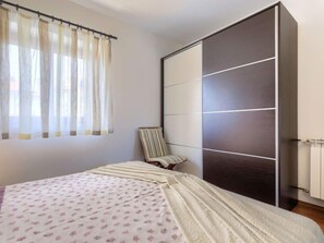 2 bedrooms, internet