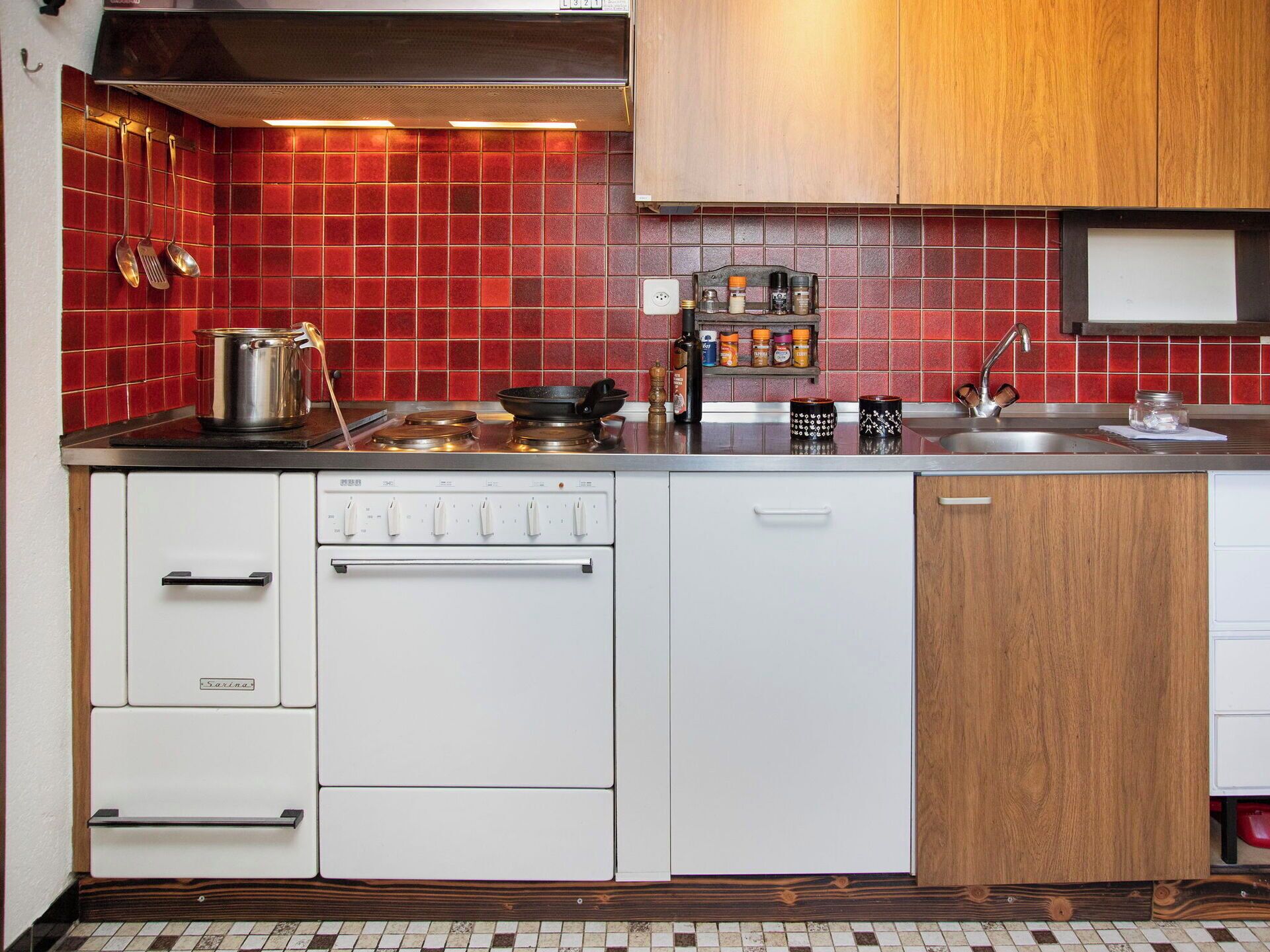 Microwave, oven, dishwasher