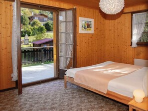 3 bedrooms, travel cot, free WiFi