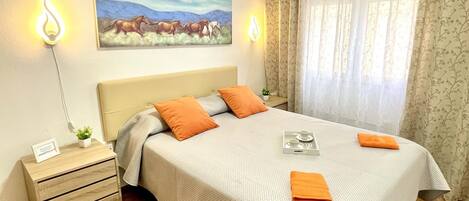 3 slaapkamers, een strijkplank/strijkijzer, beddengoed