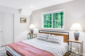 2 bedrooms, internet, bed sheets