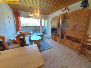 Télévision, chaîne hi-fi