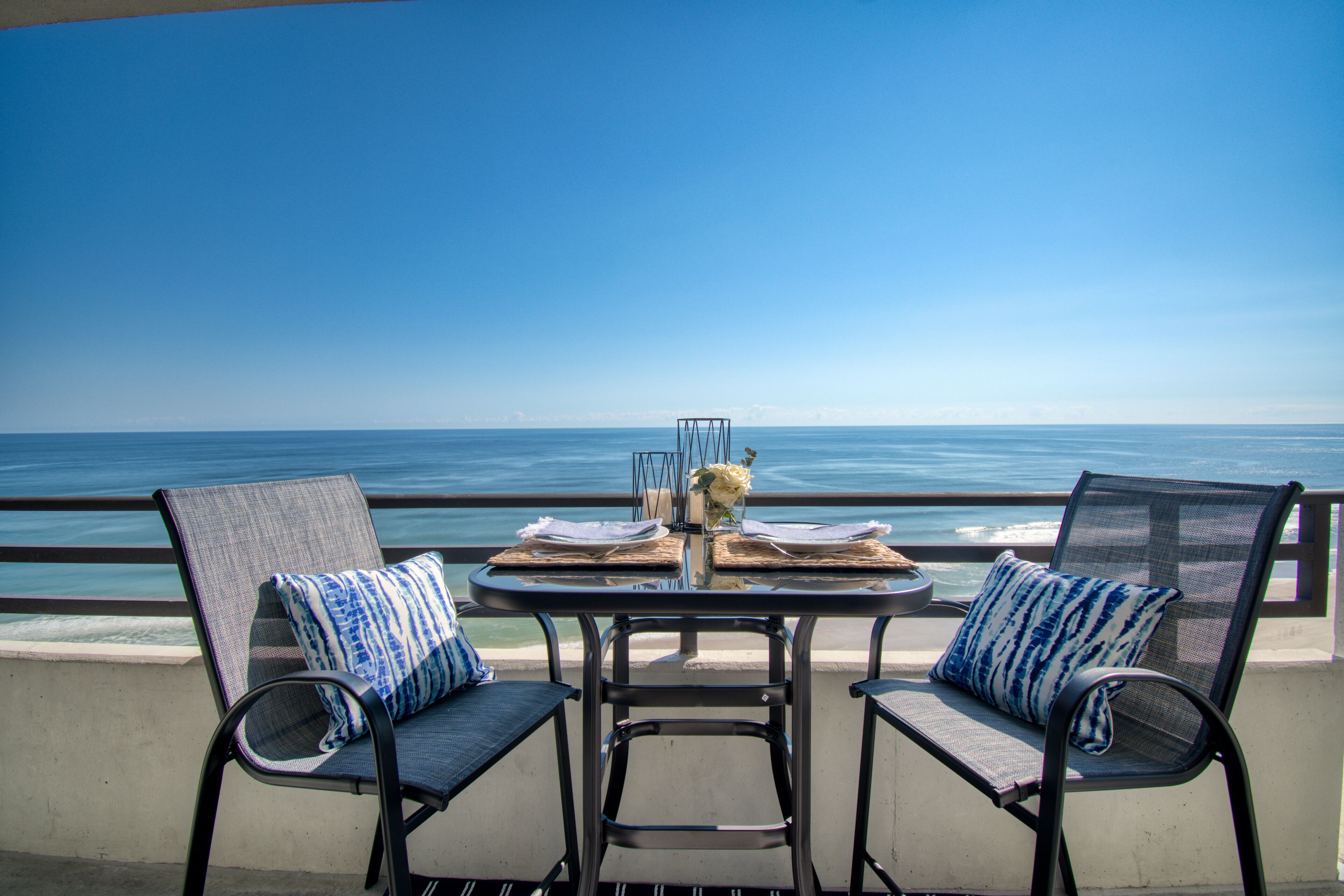 🏄‍♂️ Beachfront 18th Floor Winter Escape 🌴 Paradise!!