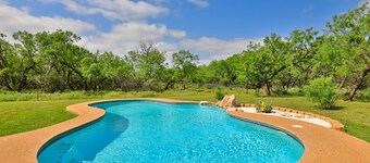 Country Cottage By the Pool
