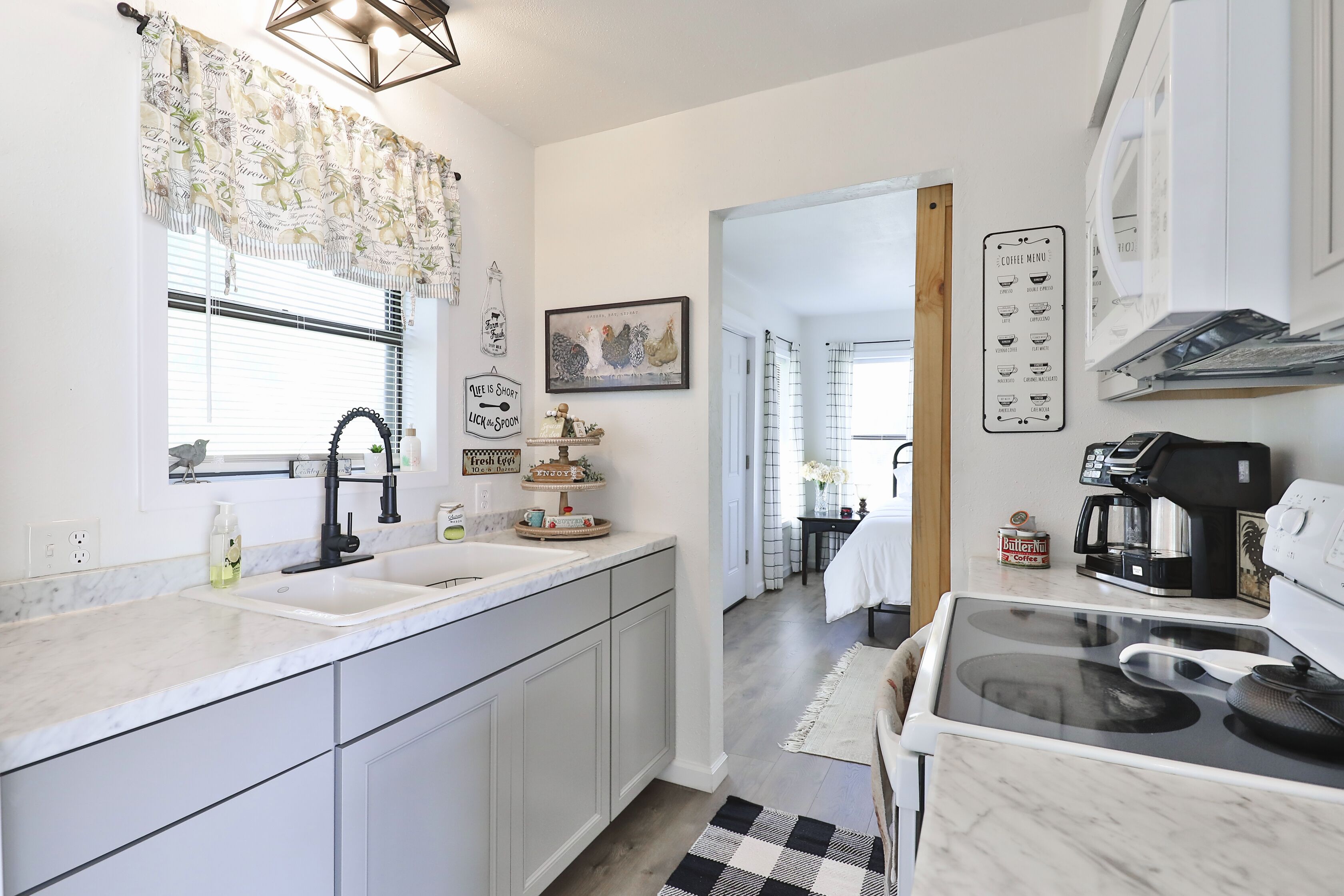 Country Cottage By the Pool