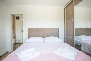 1 camera, ferro/asse da stiro, Wi-Fi, lenzuola