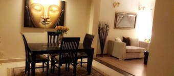 2 Bed Flat - Sleeps 6 - Pets - Parking - Wifi