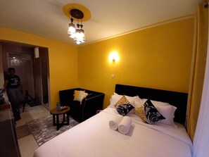 Iron/ironing board, free WiFi, bed sheets - Joy apartments (Nairobi)