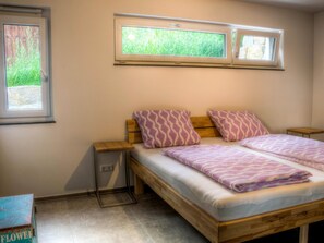 2 makuuhuonetta, ilmainen Wi-Fi, vuodevaatteet