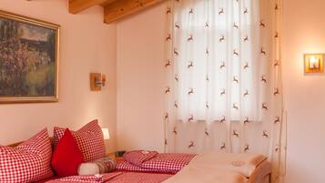 2 bedrooms, free WiFi, bed sheets